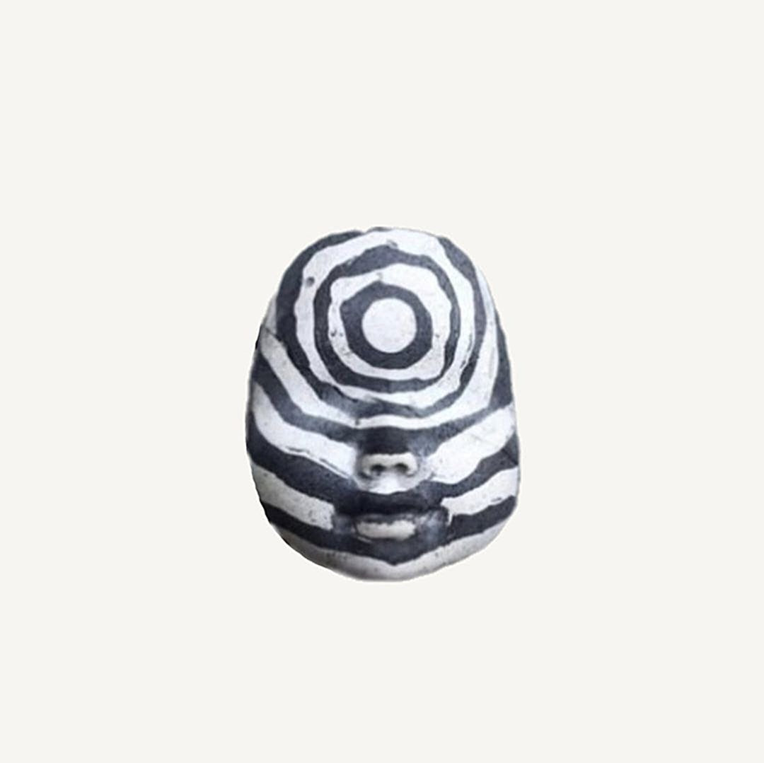 Máscara 04 - Mascarilla facial de arcilla hecha a mano: accesorio artístico único