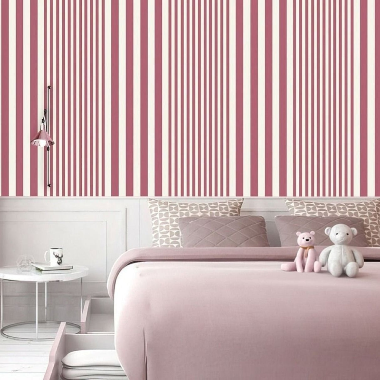 Papel pintado de rayas rosas y marfil: diseño lineal moderno para interiores elegantes
