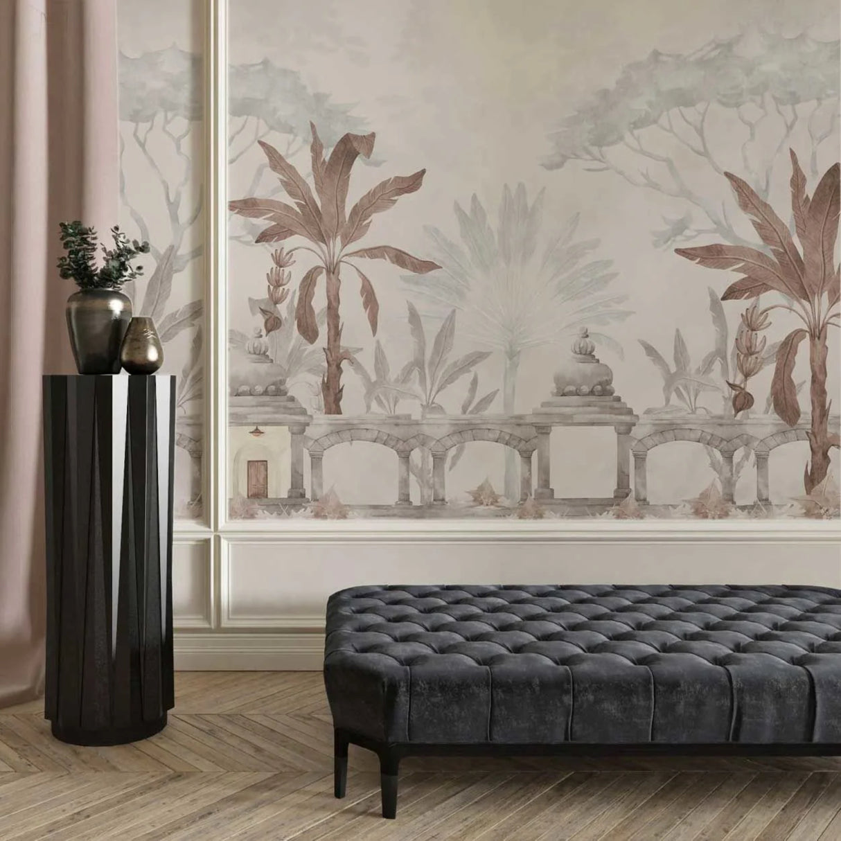 Papel pintado de columnas y palmeras en gris sepia: mural arquitectónico natural para interiores elegantes