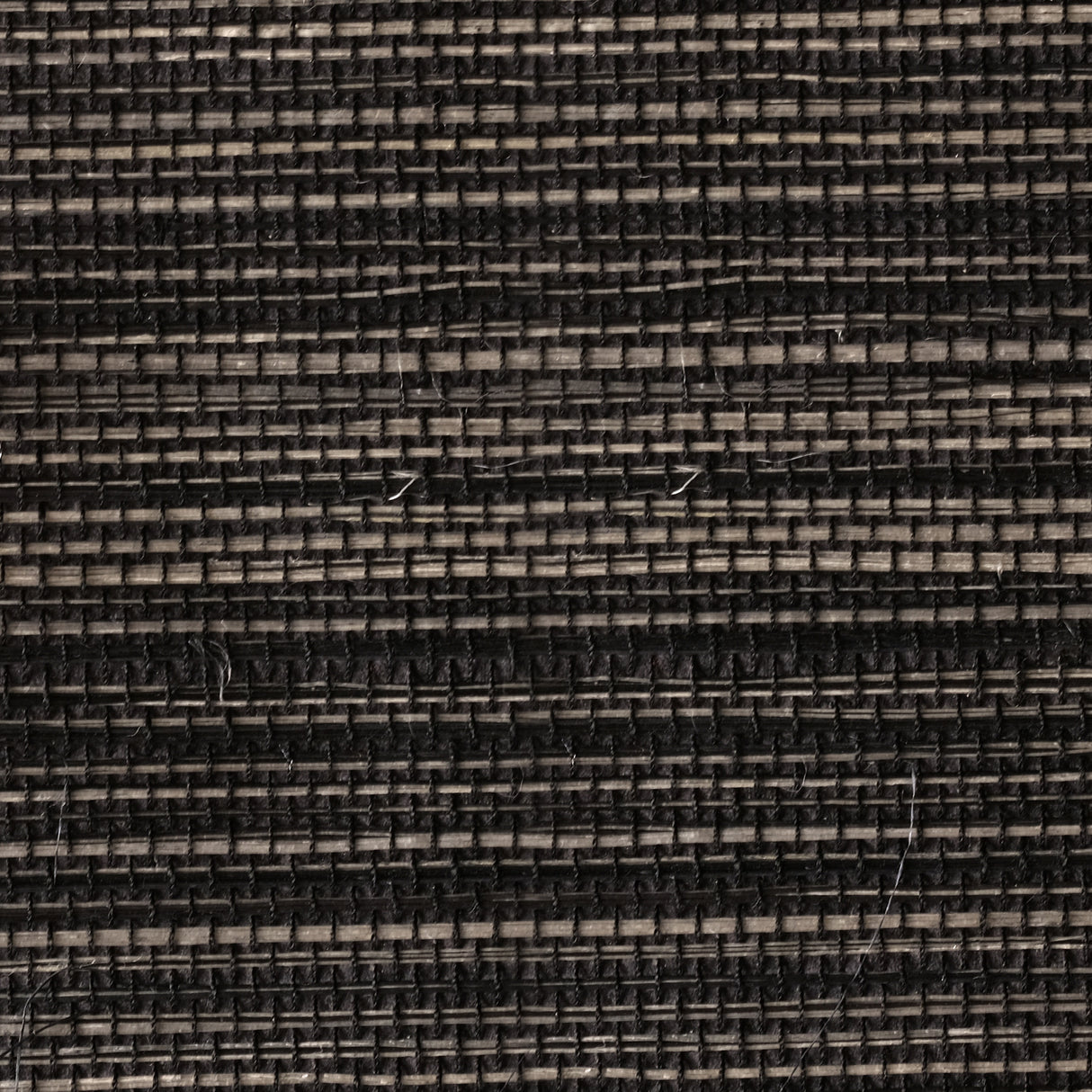 MDS025-PDS112 - Papel pintado de lujo con base negra mate: elegancia natural tejida para paredes