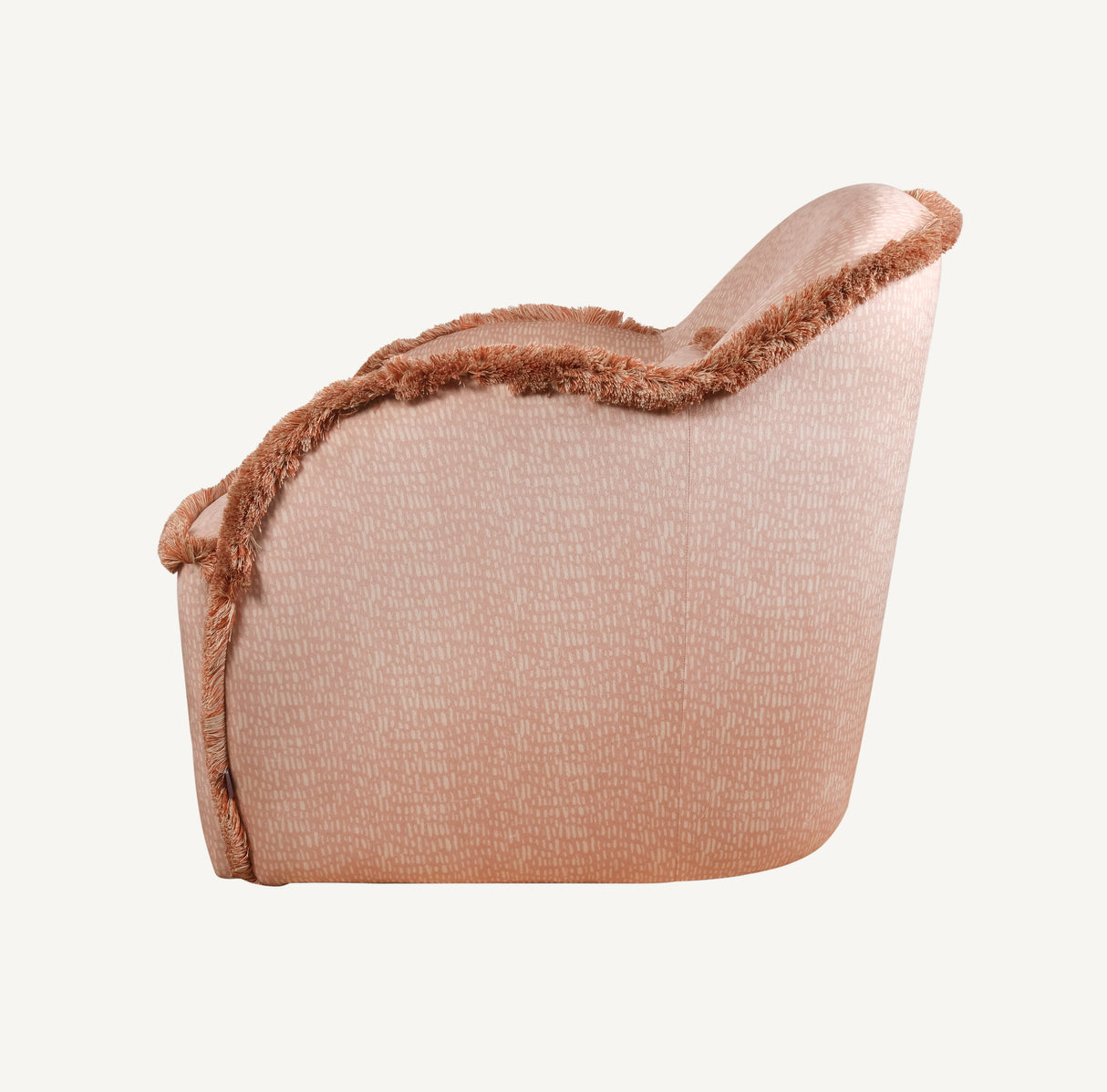 Pembe Koltuk – Polyester Kadife Kumaşlı, Geometrik Desenli Ahşap Koltuk