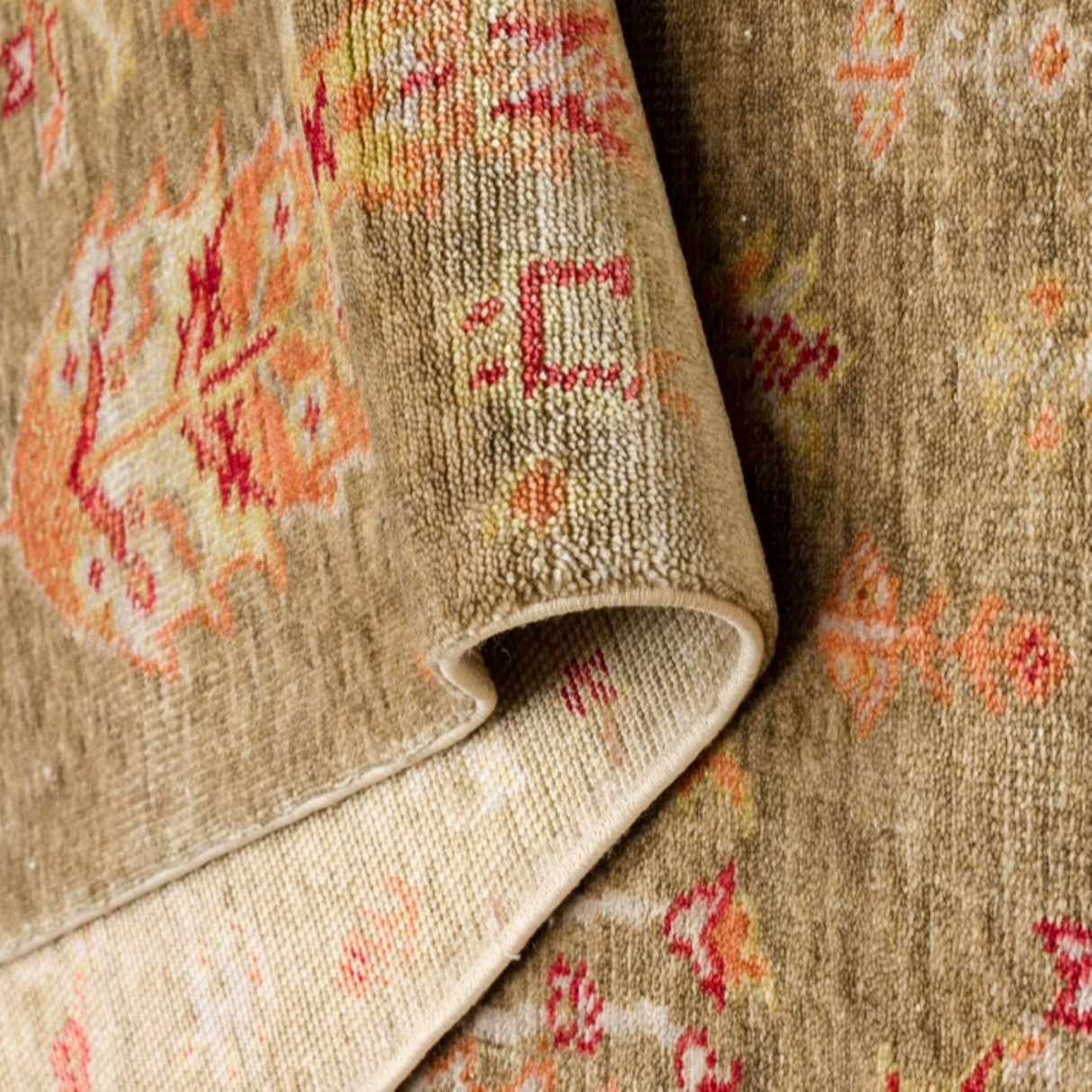 ZARA ZR 08 Green Autumn Artisan Tencel Rug | Hand-Loomed, Non-Shedding & Easy-Clean