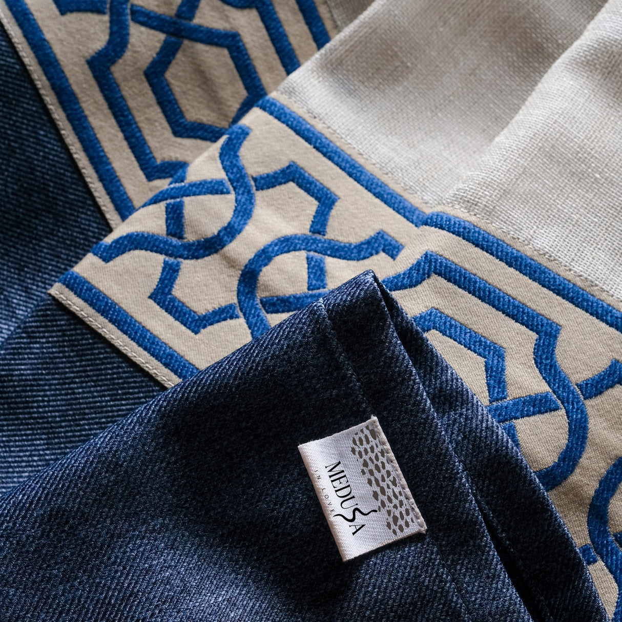 Legol - Blue Crest Sheer Linen-Look Polyester Curtain With Luxury Navy Border - For Sophisticated Interiors