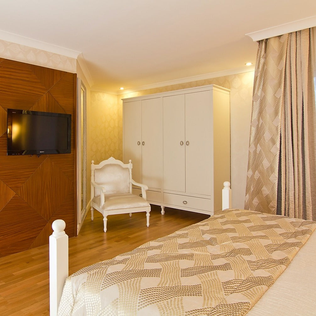 Antalya, Türkiye'deki Imperial Hotel'in İç Mekan Tasarımı ve Dekorasyon Çalışmaları - Lüks ve Çağdaş Otel ve Konuk Odaları