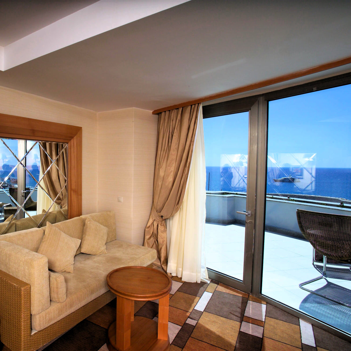 Hotel Guest Room Fit-Out Works - Warm & Refined Hospitality Space