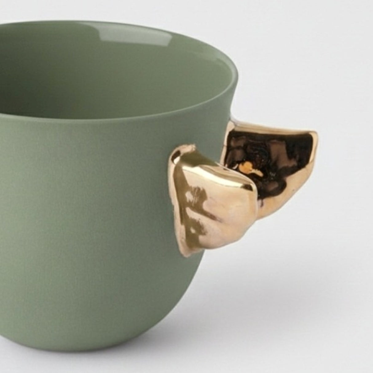 Volans Cup Green, 220 ml – Elegant Coffee Cup with 24K Gold Details for Stylish Homes
