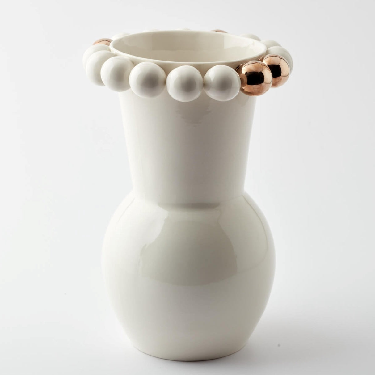 Jarrón de porcelana Cosmos blanco: elegante decoración para el hogar con detalles en oro de 24 quilates para interiores con estilo.