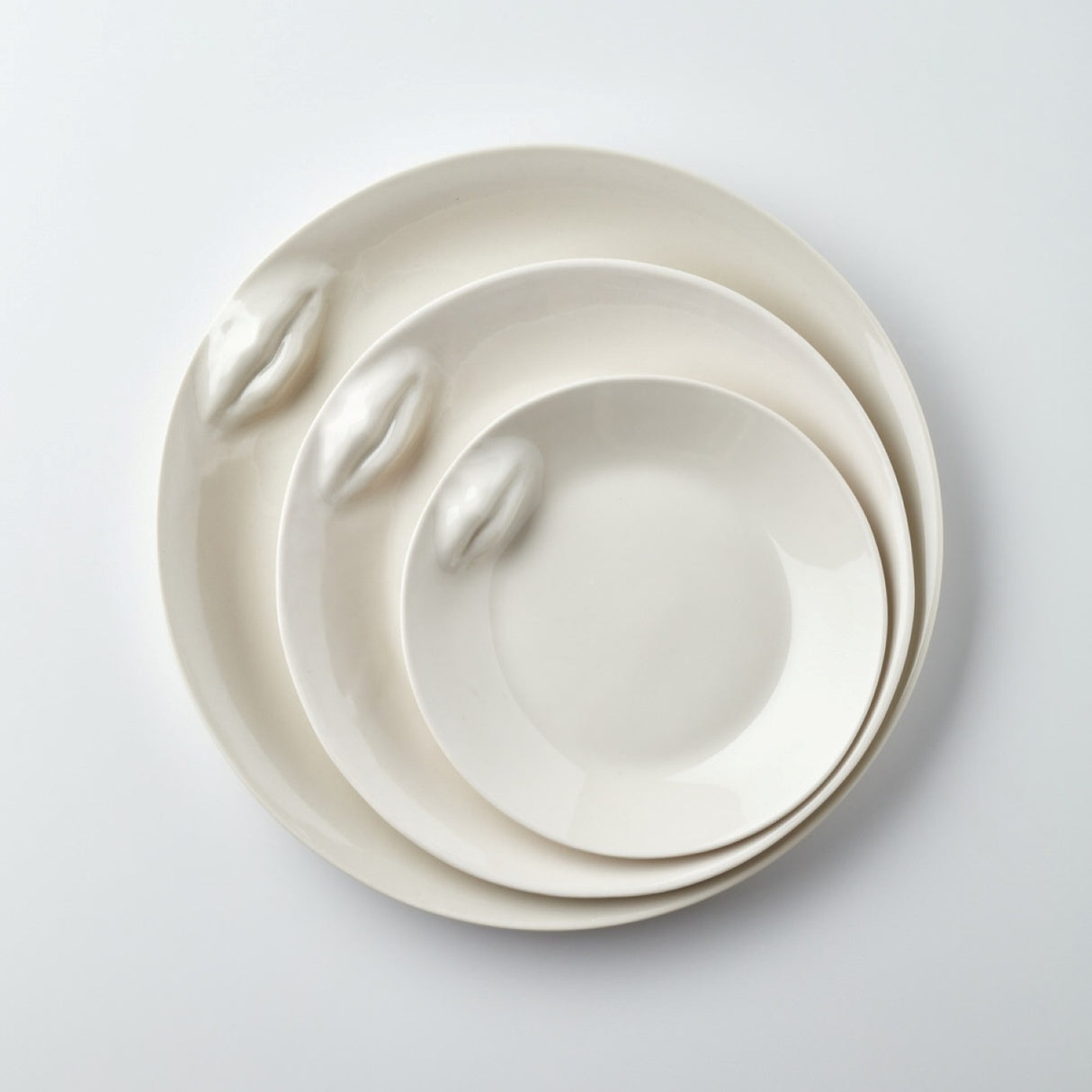 Juego de vajilla de porcelana Psyche de 3 piezas: vajilla elegante para mesas de comedor con estilo.