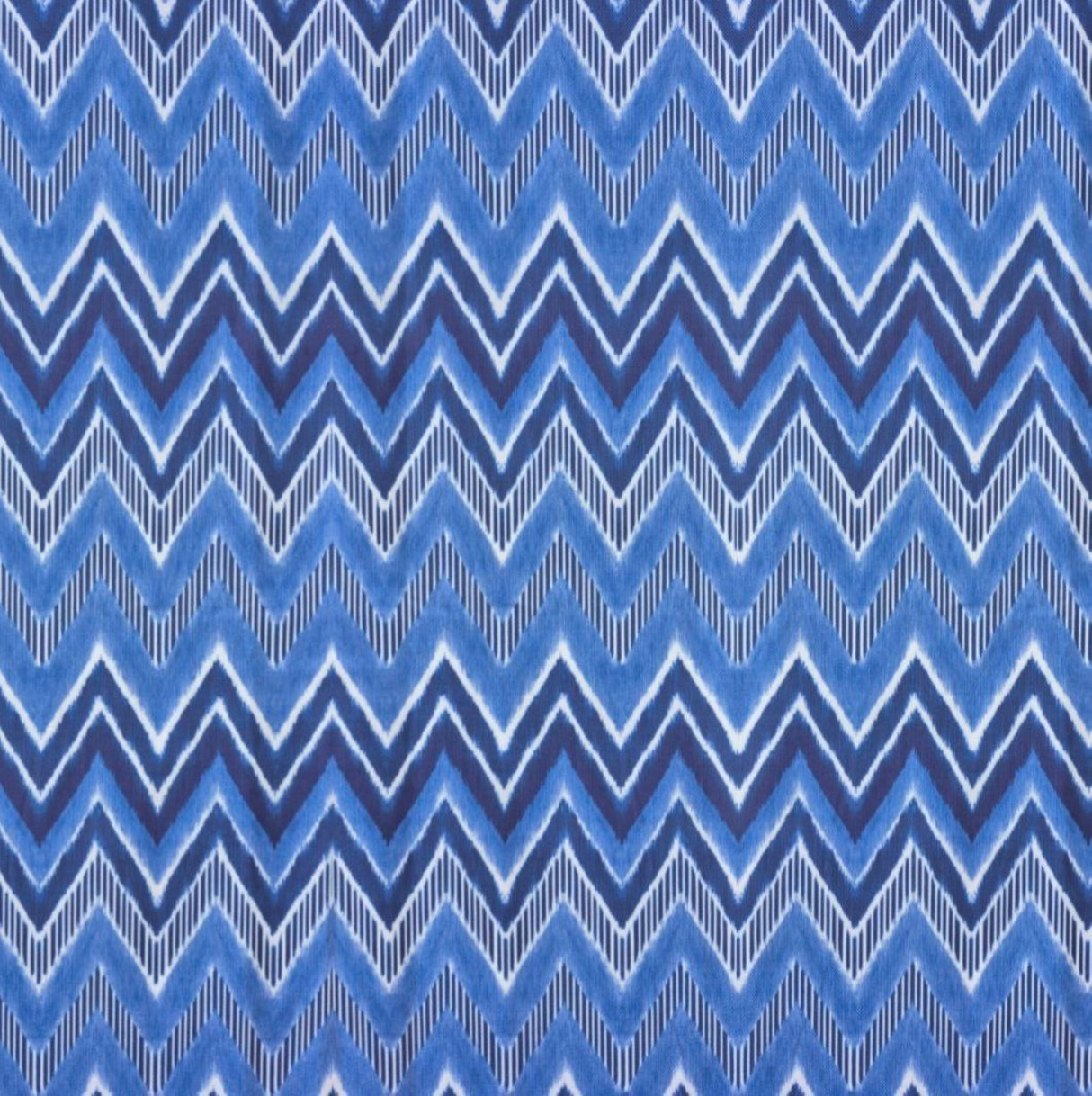 Tela con estampado de chevrones índigo Ziggy P15: 100 % poliéster para tapicería, fabricada en Turquía
