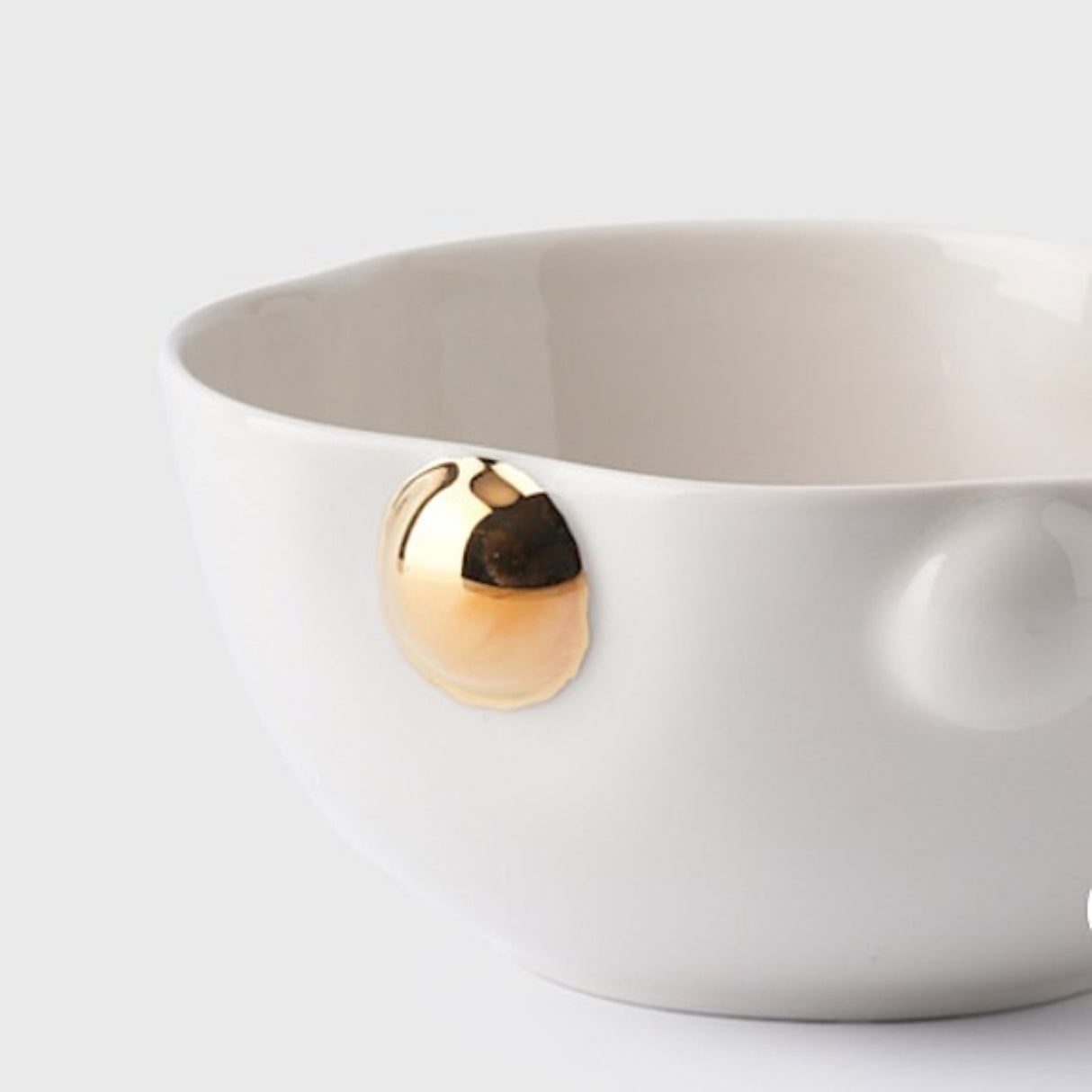 Cosmopolitan Porcelain Bowl White, 300 ml – Elegant Home Décor With 24K Gold Details for Stylish Interiors