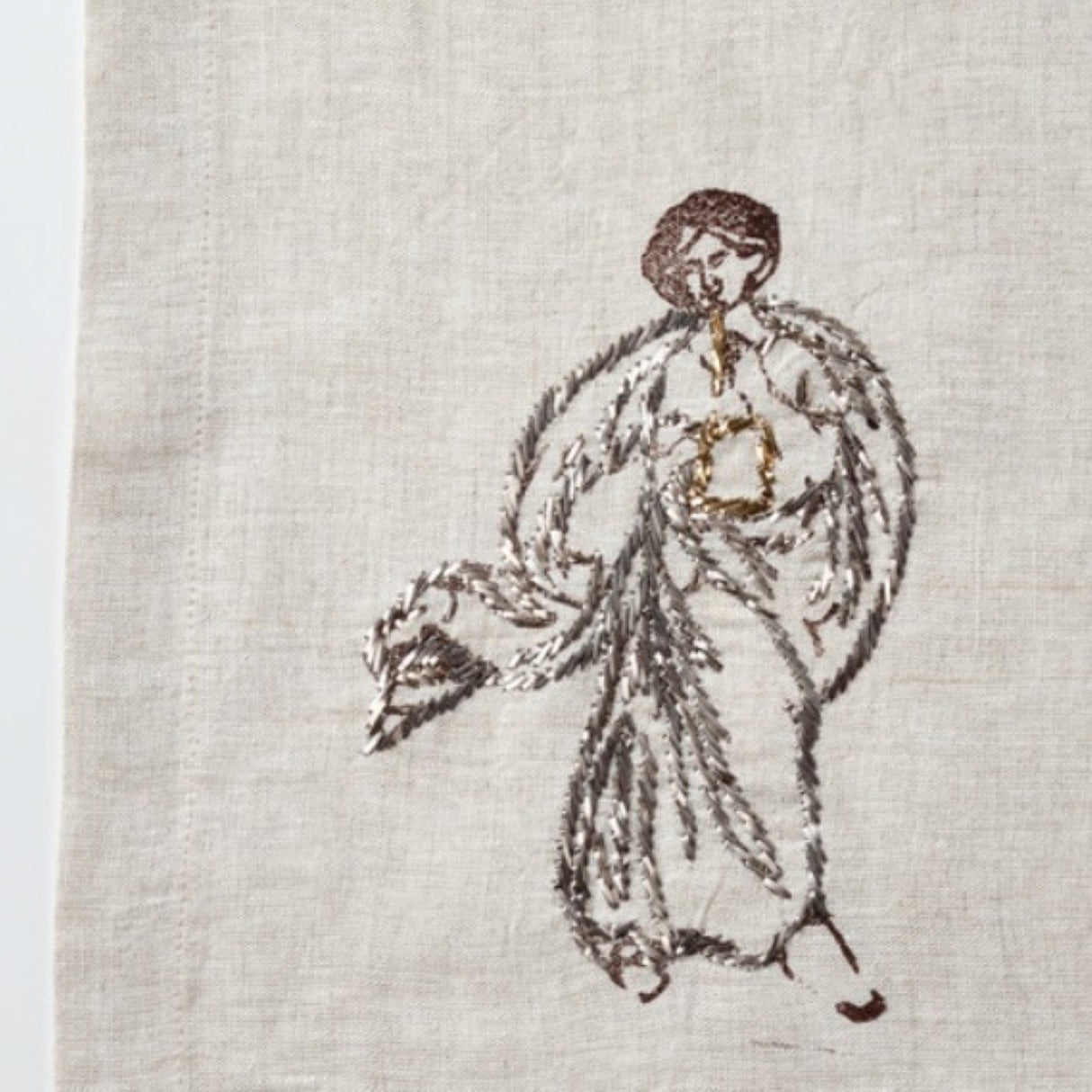 Relief "Flute" Hand Embroidered Linen Napkin Set of Two – Elegant Table Linen Décor for Stylish Tables