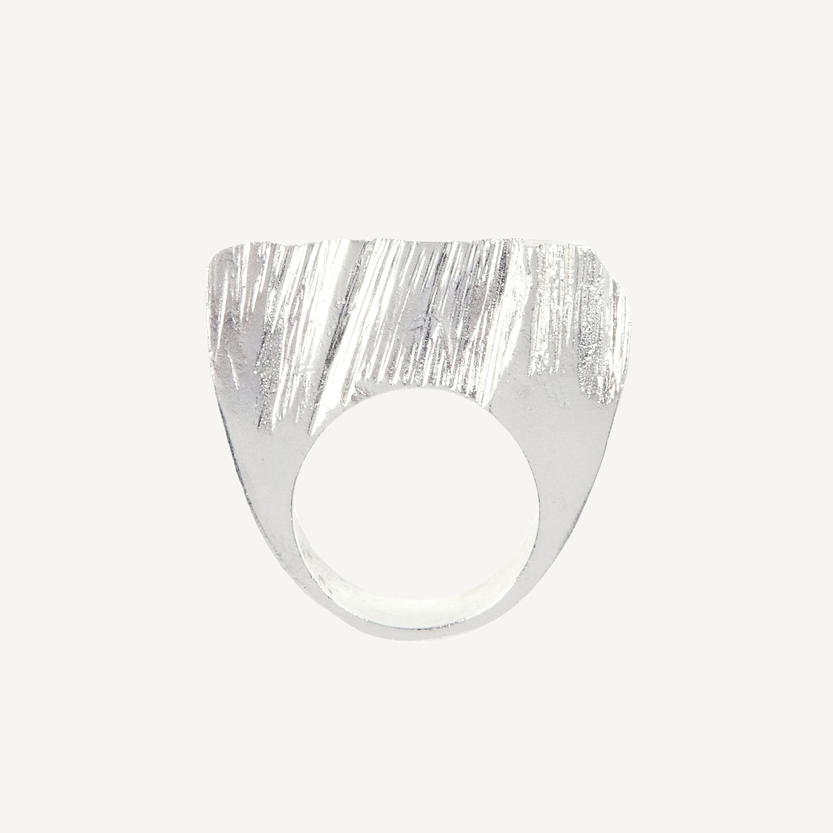 Anillo de plata artesanal Apex: diseño orgánico abstracto en plata de ley 925