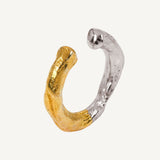 Anillo de plata artesanal Eclipse: diseño orgánico abstracto en plata de ley 925 bañada en oro de 18 quilates.