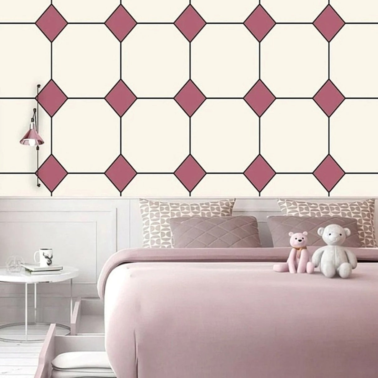 Vintage Pembe ve Fildişi Karo Desenli Duvar Kağıdı – Modern İç Mekanlar İçin Retro Karo Tasarımı