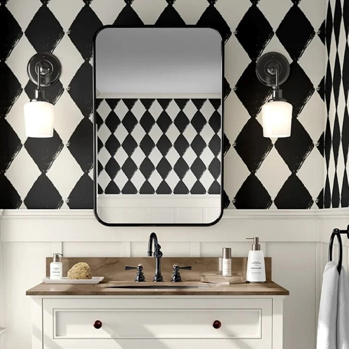 Papel pintado con estampado de diamantes en blanco y negro: mural clásico moderno para interiores con estilo