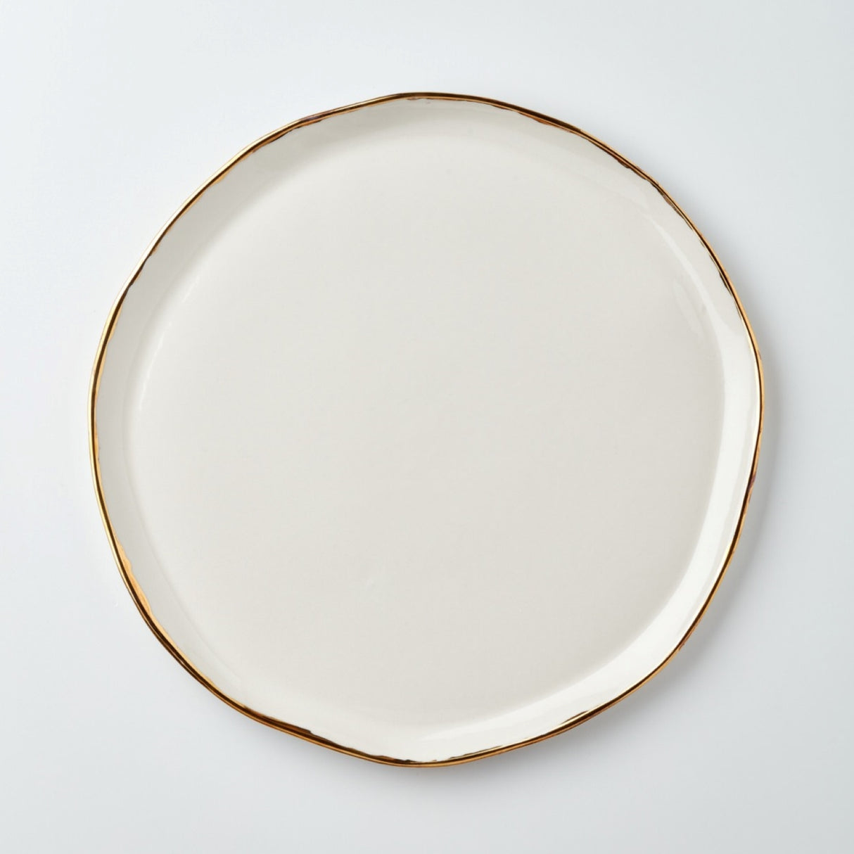 Nuaj 3-Piece Porcelain Dinnerware Set - Elegant Tableware With 24K Gold Details for Stylish Tables