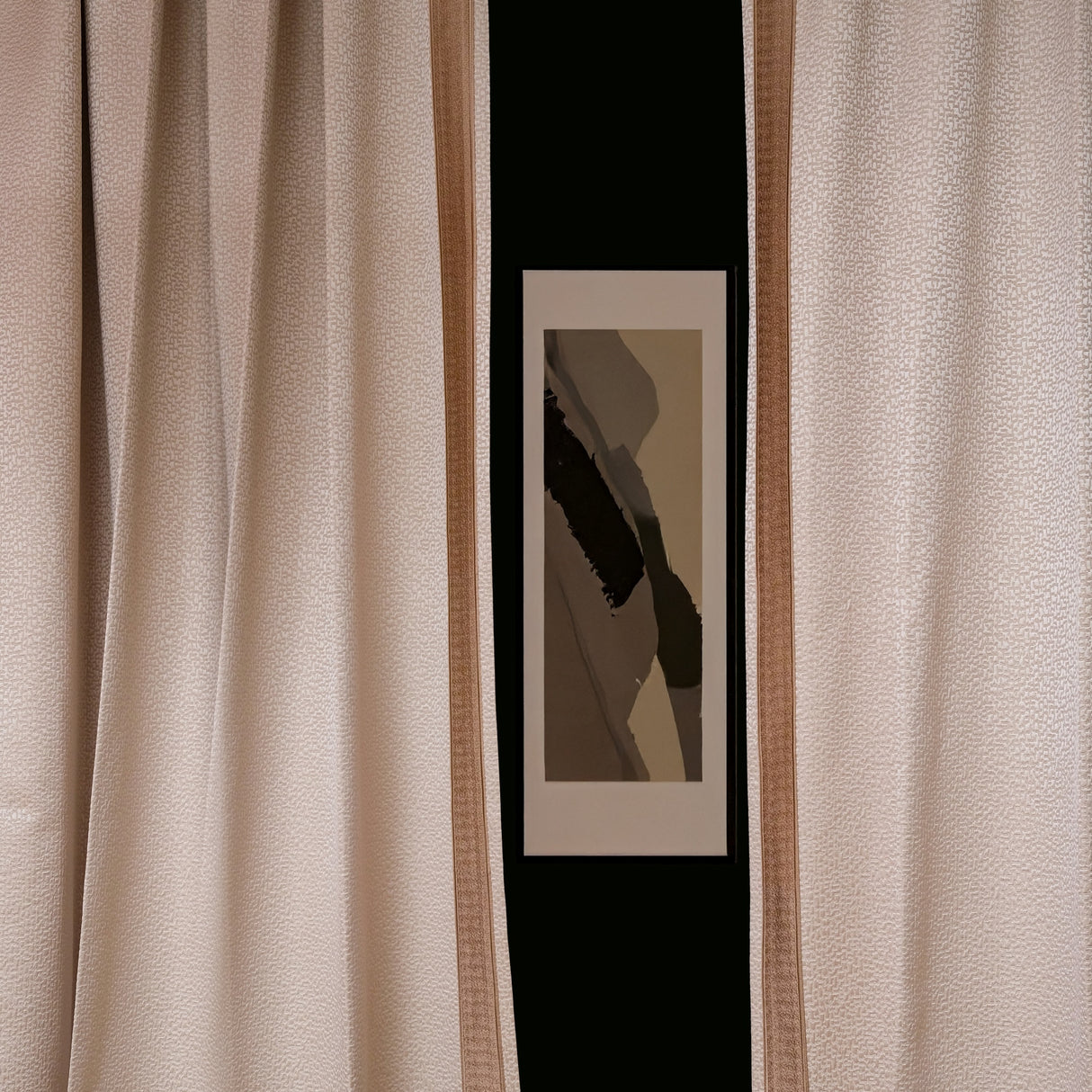 Remo – Beige Textured Drapery Curtain With Earth-Tone L-Shaped Border – For Modern & Natural Interiors