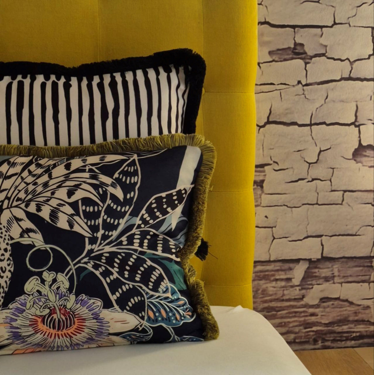 Whispering Tiger Throw – Double-Sided Faux Suede Bed Throw with Elegant Polycotton Ruffles