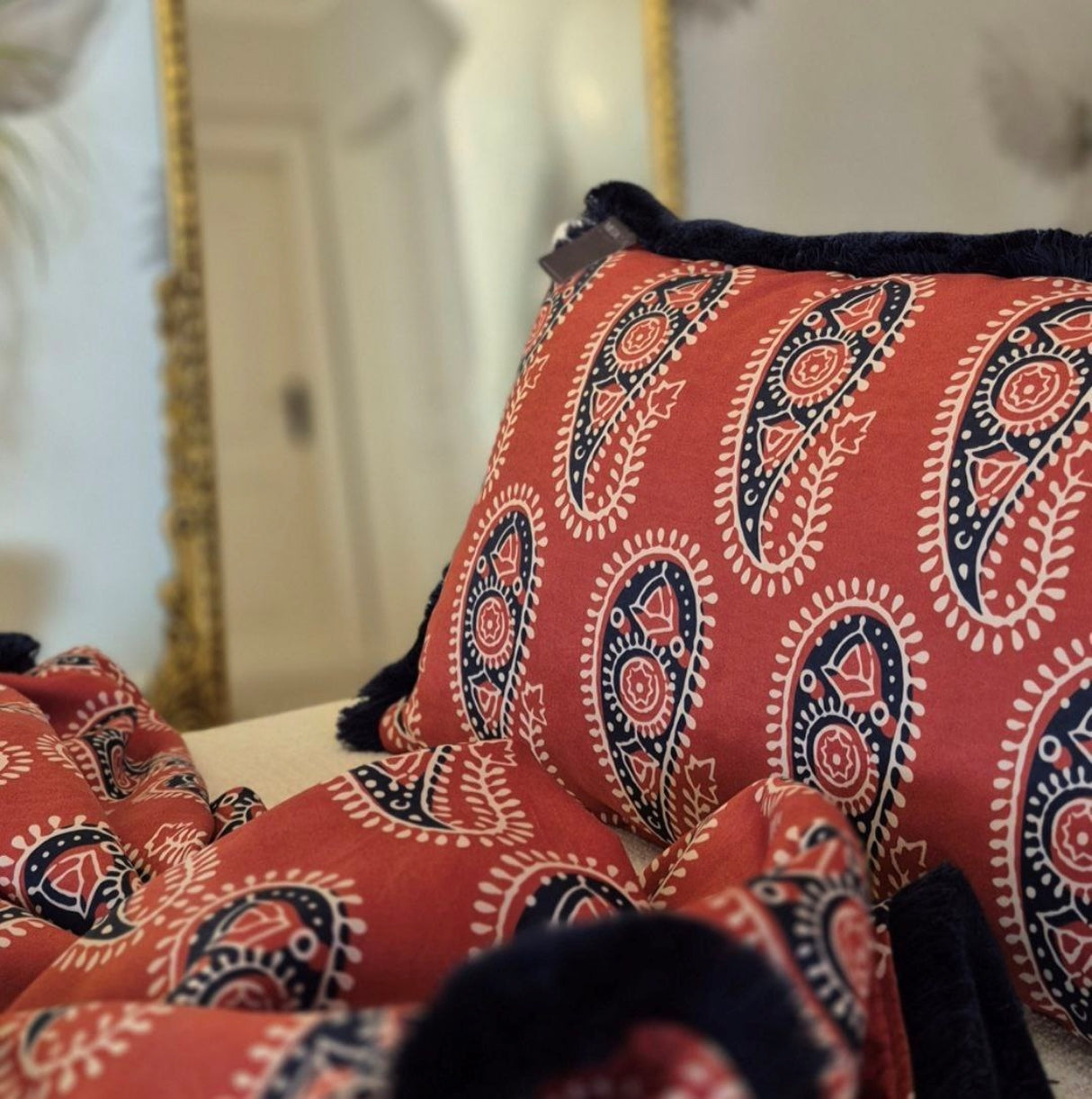 Braxely Red Throw – Double-Sided Faux Suede Bed Throw with Elegant Polycotton Ruffles