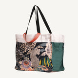 Bolso de mano Whispering Tiger: bolso de poliéster resistente al agua con estampado de arte exótico y dos asas para una elegancia exótica y moderna.