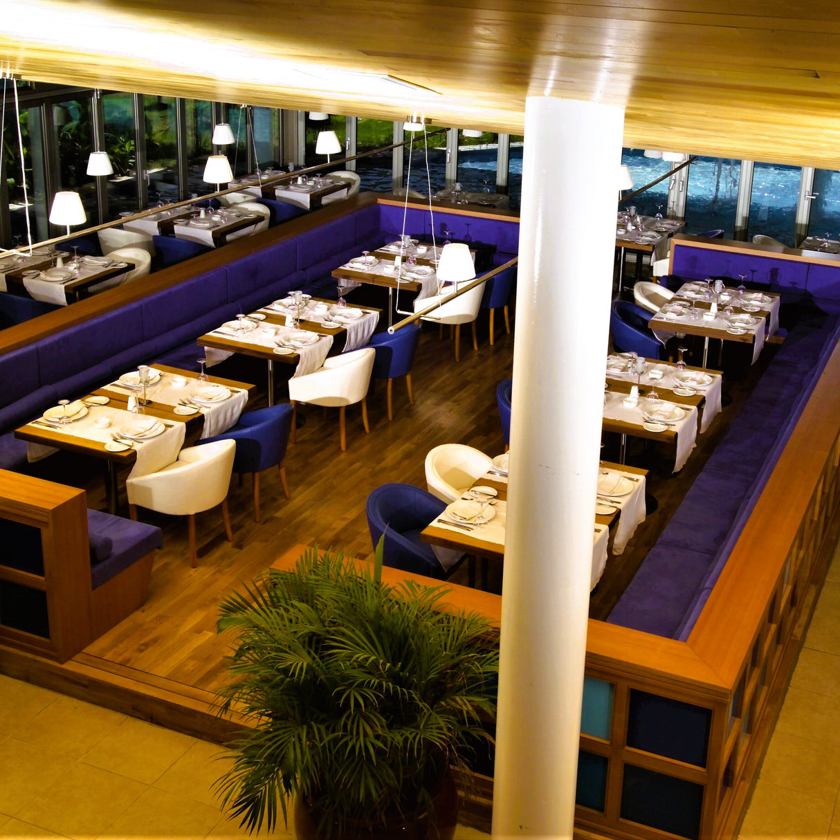 Antalya, Türkiye'deki Mako Yunan Restoranı İç Mekan Düzenleme Çalışmaları - Mavi Tonlu Akdeniz Tarzı Yemek Alanları
