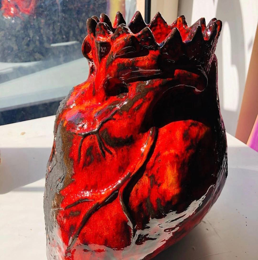 Corona Corazón Ardiente - Jarrones y cuencos de cerámica hechos a mano de la serie Corona - Colección Real Artística
