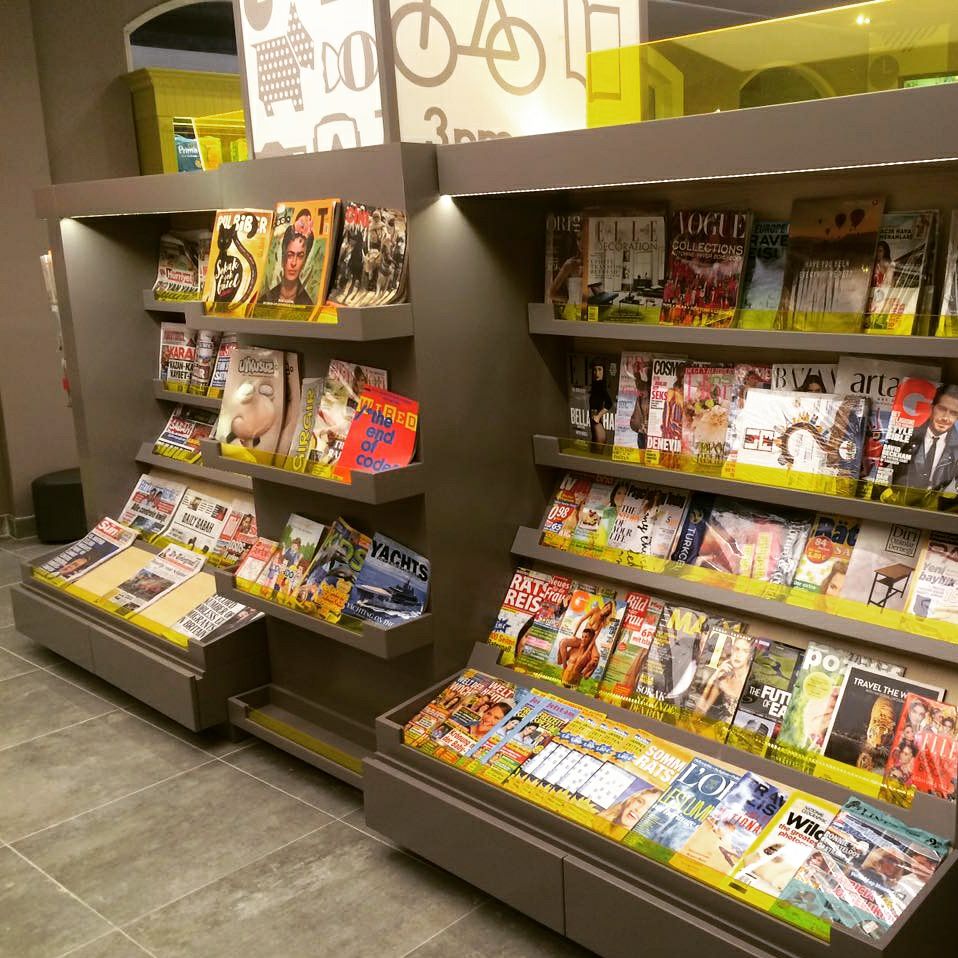 Diseño de interiores y acondicionamiento de librerías en Antalya, Turquía - Espacio cultural contemporáneo
