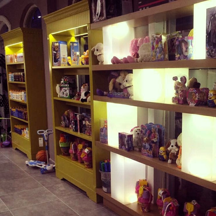 Diseño de interiores y acondicionamiento de librerías en Antalya, Turquía - Espacio cultural contemporáneo