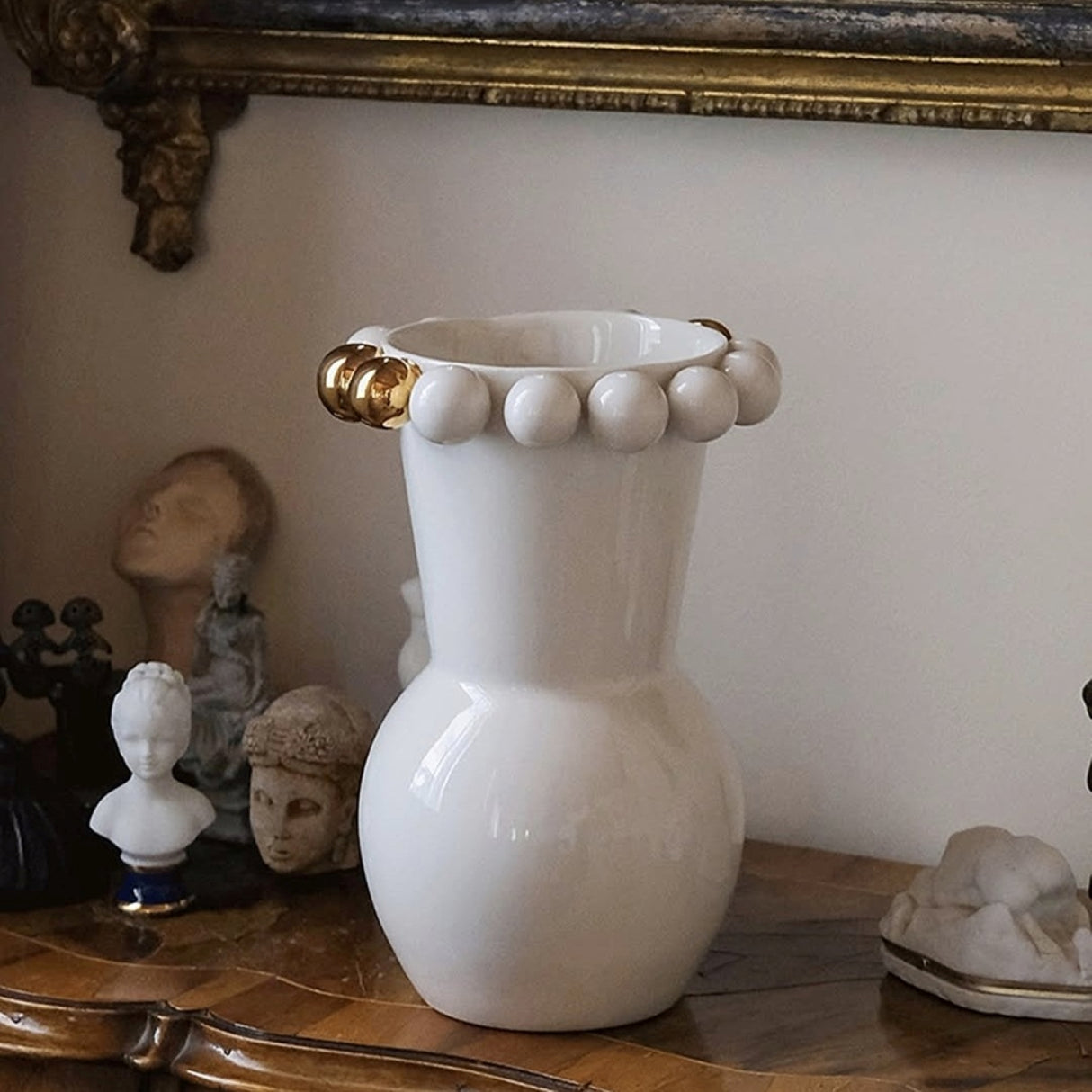 Cosmos Porcelain Vase White - Elegant Home Décor With 24K Gold Details for Stylish Interiors