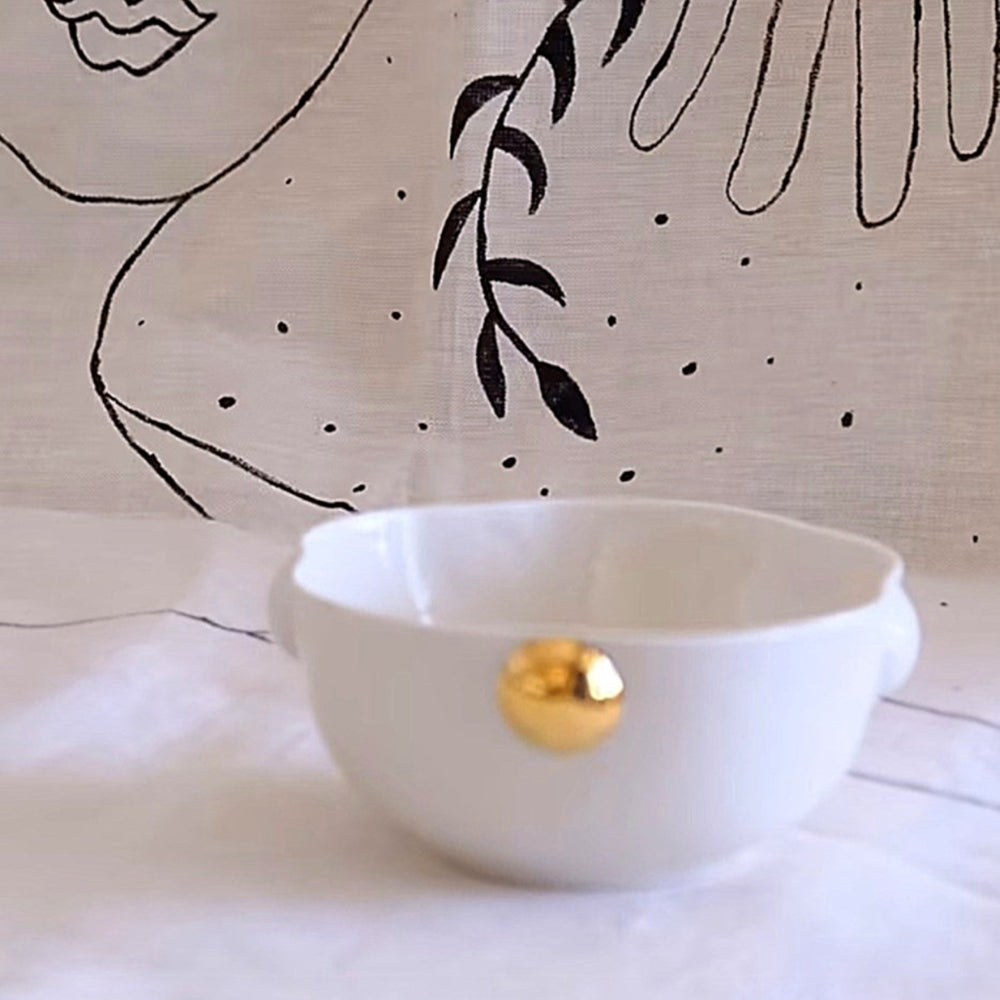 Cosmopolitan Porcelain Bowl White, 300 ml – Elegant Home Décor With 24K Gold Details for Stylish Interiors