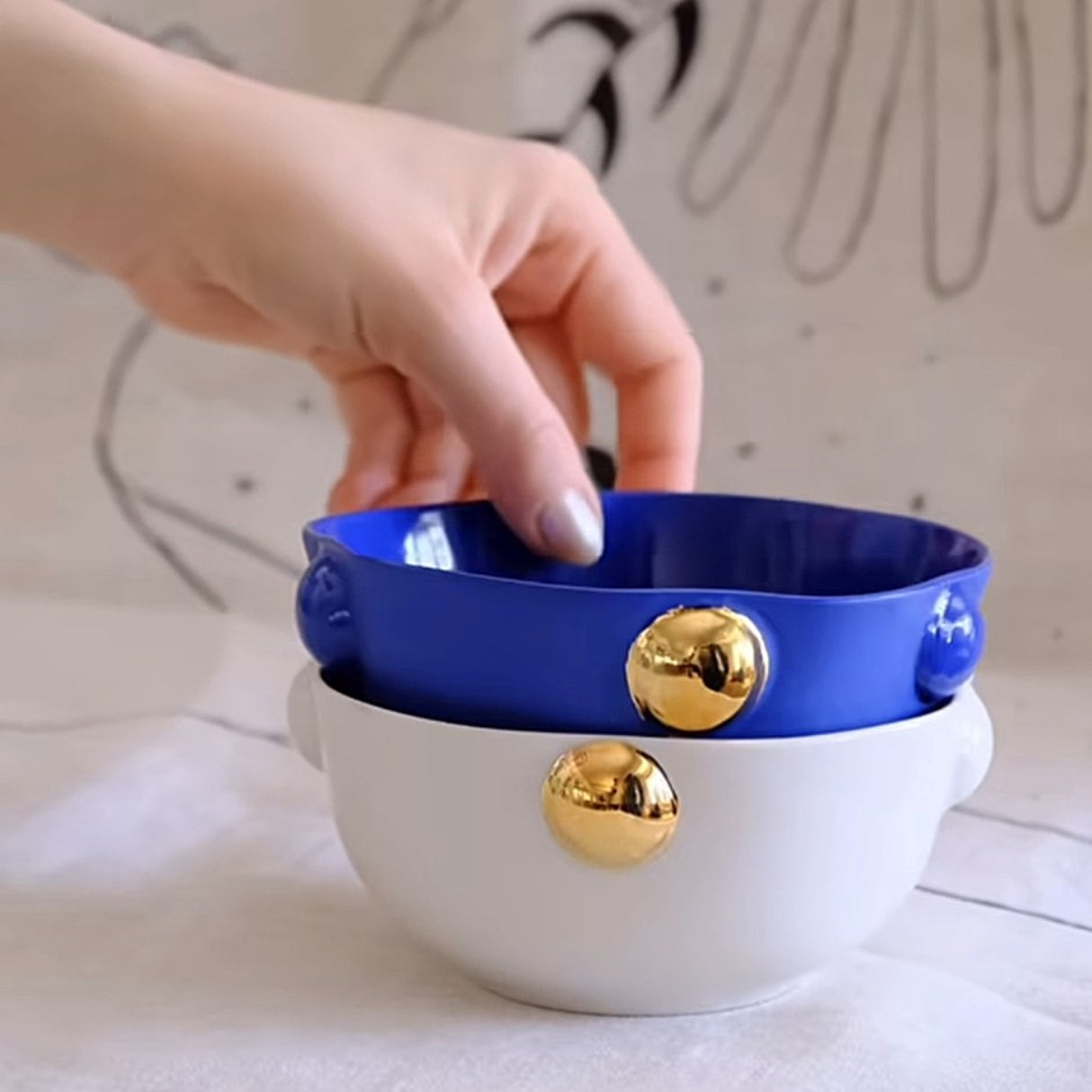 Cosmopolitan Porcelain Bowl Blue, 1000 ml – Elegant Home Décor With 24K Gold Details for Stylish Interiors