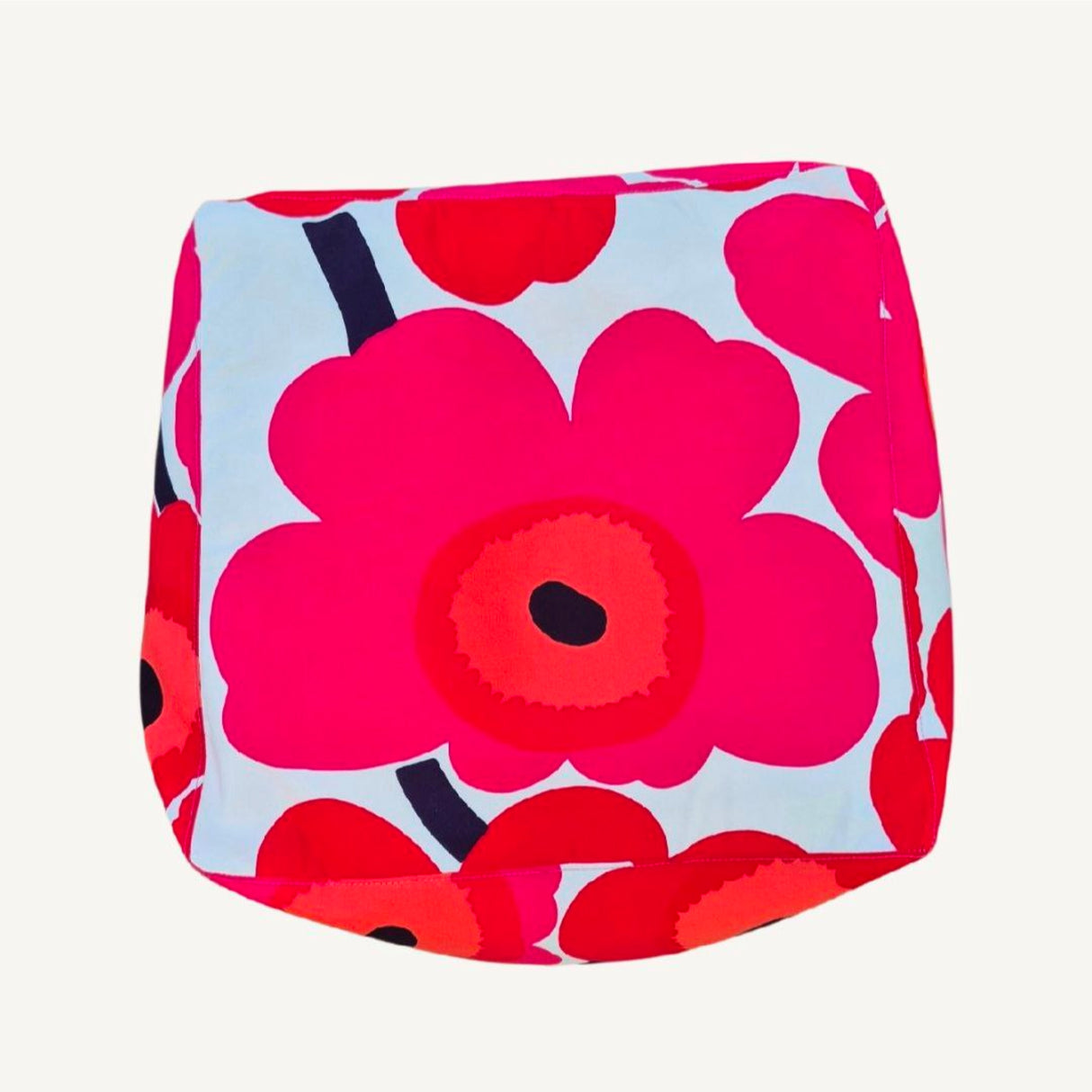 Bloom-Pop Maxi Puf – Marimekko Kumaşından Çiçek Desenli El Yapımı Osmanlı Oturma Koltuğu