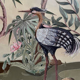 Papel pintado Tropical Dawn: disponible en versiones impresas y en relieve para interiores elegantes.