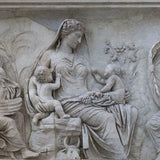 Papel pintado con relieve del Altar de la Paz de Augusto: mural de arte romano antiguo para interiores atemporales