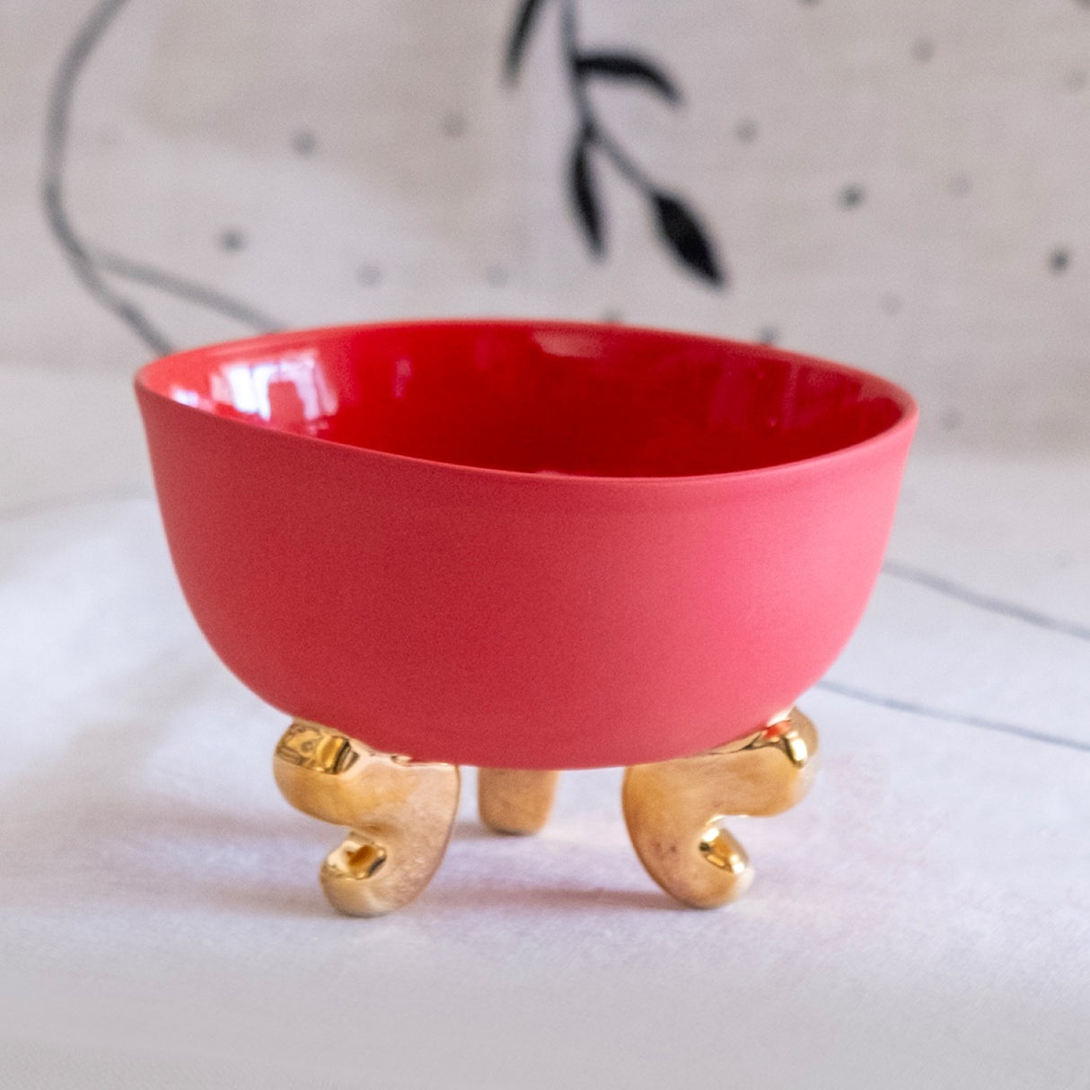 Lion Footed Bowl, Red - Elegant Tableware With 24K Gold Details for Stylish Interiors