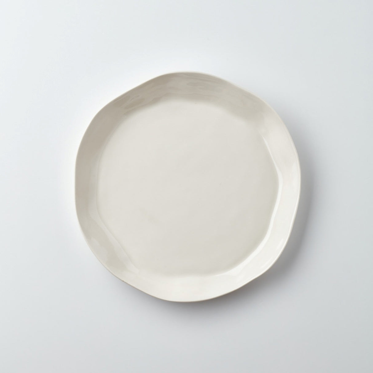 Nuaj 3-Piece Porcelain Dinnerware Set - Elegant Tableware With 24K Gold Details for Stylish Tables
