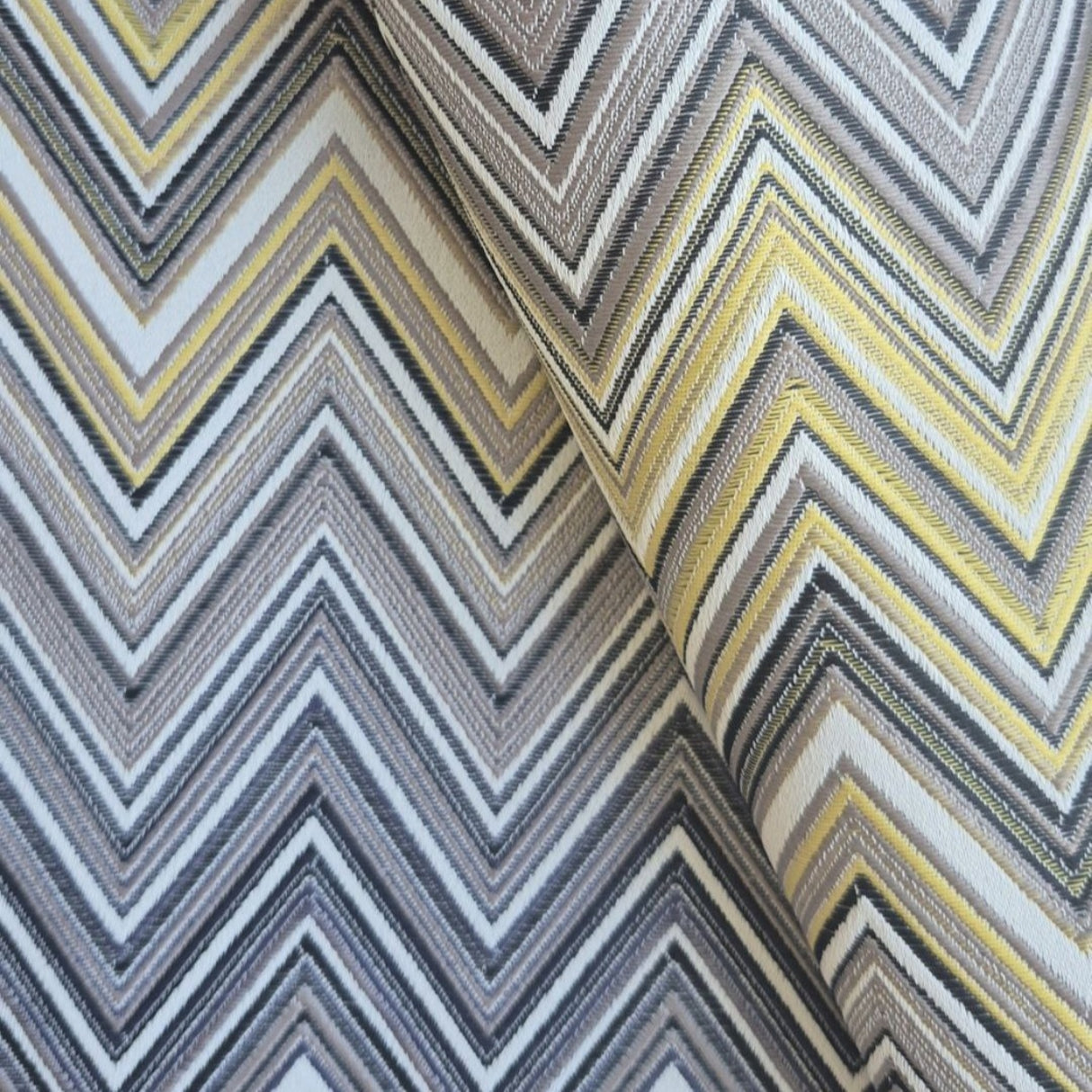 Ziggy W02 Tejido Chevron Multitono Silencioso – Tapicería y cortinas 100 % poliéster