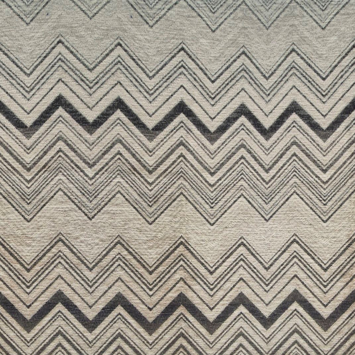 Tela de chenilla Ziggy C05F con diseño de chevrón monocromático: 100 % poliéster para tapicería y cortinas, fabricada en Turquía.