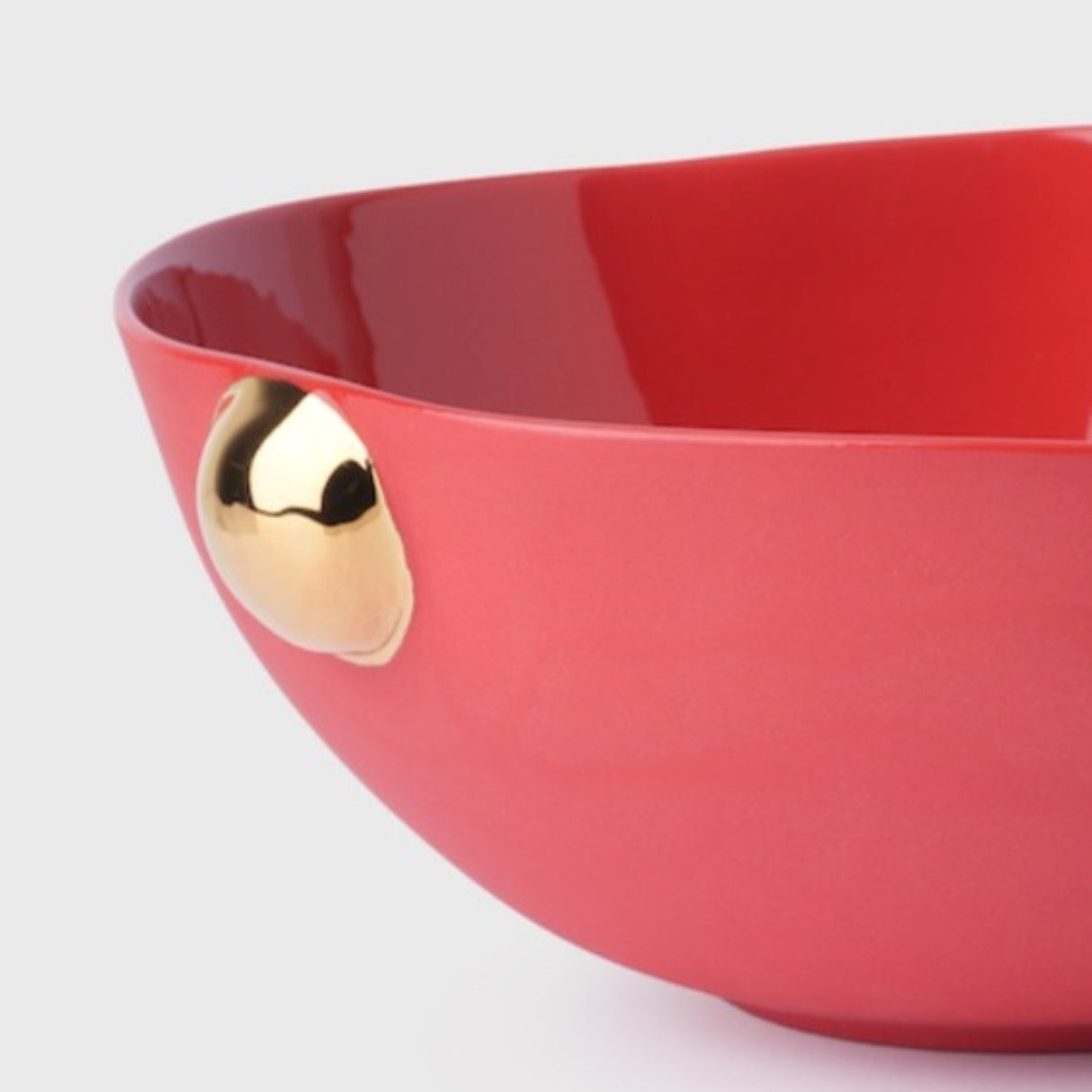 Cosmopolitan Porcelain Bowl Red, 1000 ml – Elegant Home Décor With 24K Gold Details for Stylish Interiors