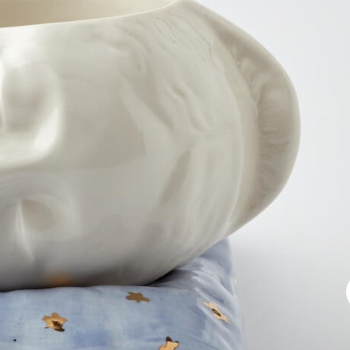 Sleeping Beauty Cup, 380ml & Pillow Set, Blue - Elegant Tableware With 24K Gold Details for Stylish Interiors