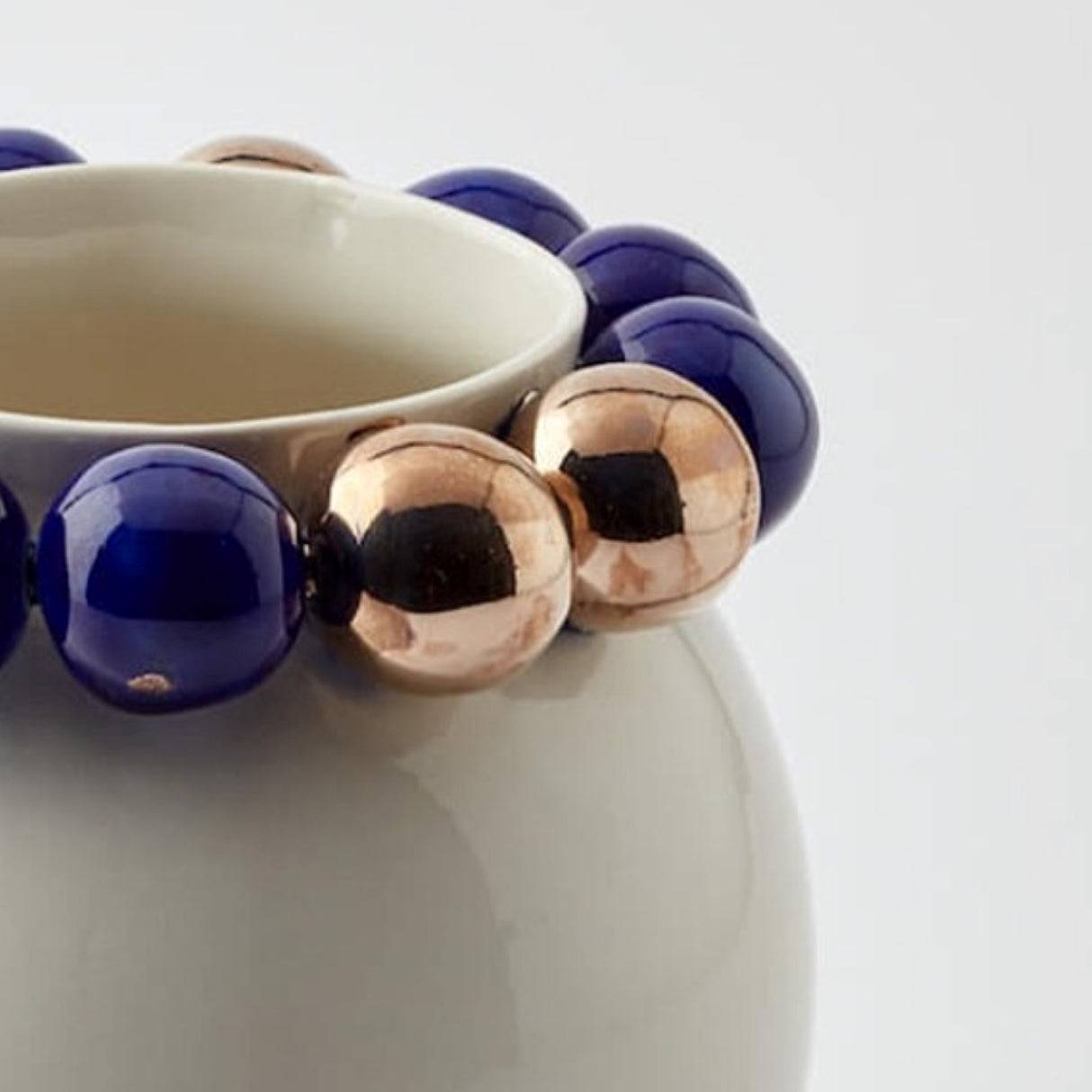 Cosmos Gold Vase Blue - Elegant Tableware With 24K Gold Details for Stylish Tables