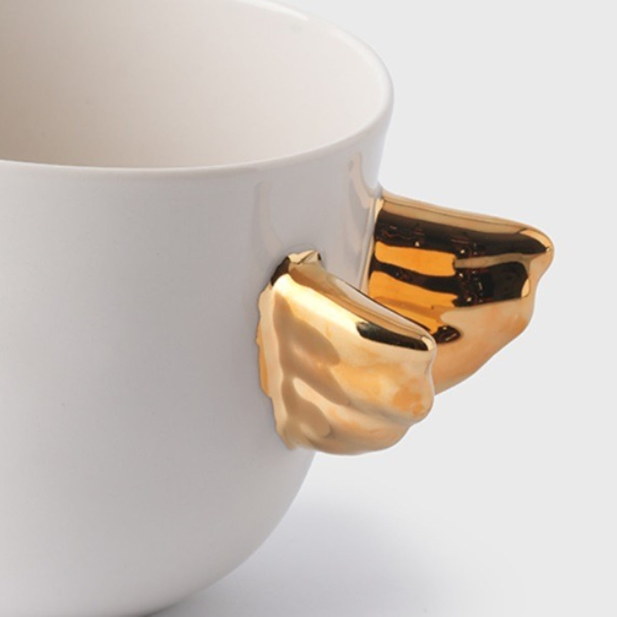 Volans Cup White, 220 ml – Elegant Coffee Cup with 24K Gold Details for Stylish Homes